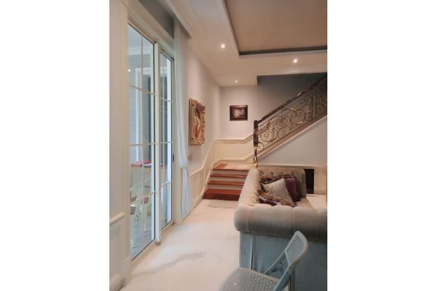 Rumah Mewah Pakuwon Indah Grand Golf Semi Furnished