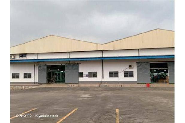 Gudang Dan Parbik di Citeureup Bogor. Luas Tanah 11433 m2. SHGB PT