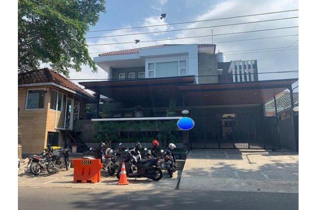 Rumah Mewah 2 Lantai Bangunan Baru Full Furnish Ada Kolam Renang