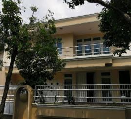Disewakan Rumah 2 Lantai di Taman Kebon Jeruk Jakarta Barat
