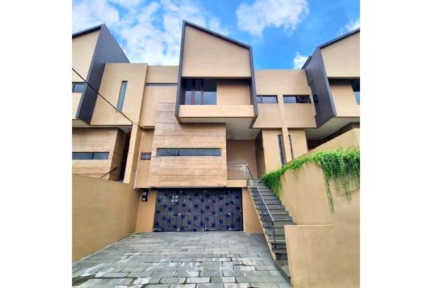 TOWN HOUSE DI PEJATEN 3 LT DENGAN PRIVAT POOL, JAKARTA SELATAN