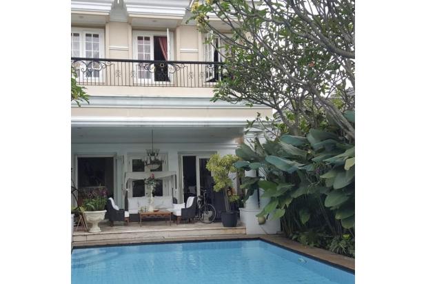 Rumah Mewah dengan Kolam renang di Cilandak, Jakarta Selatan