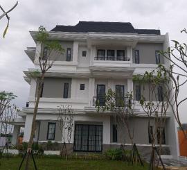 HOT RUMAH MEWAH 3 LANTAI CLUSTER WINONA DP 20 % KPR