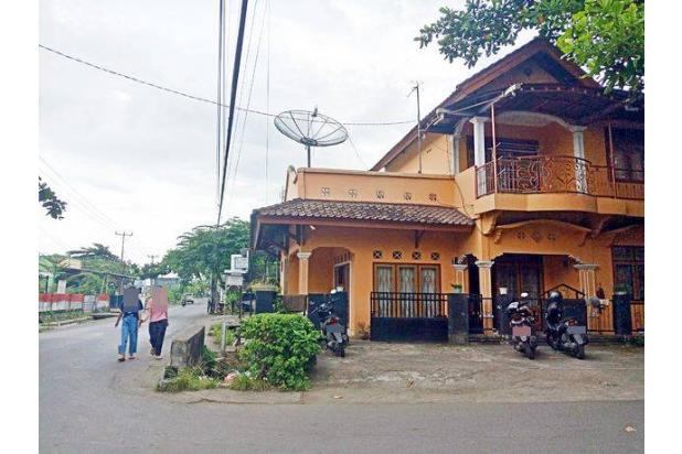 Rumah di Pinggir Jalan Raya Sesela Lombok Barat 