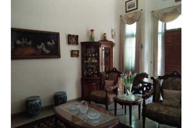 Rumah 2 lantai, kusen Jati di Mayestik Kebayoran Baru Jaksel