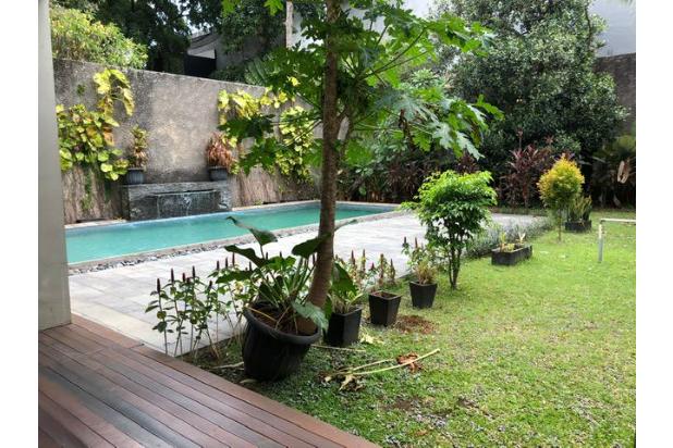 4BR House at Kemang Utara Modern, Spacious