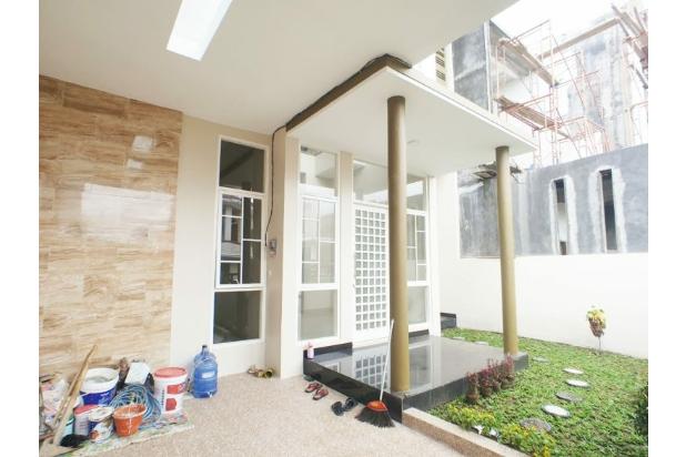 Rumah mewah 2 lantai murah di Perumahan Griya Shanta Malang