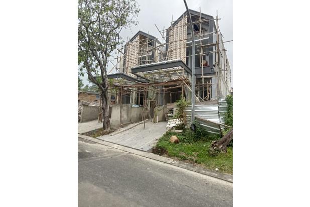 Rumah modern dalam cluster di Sentul City
