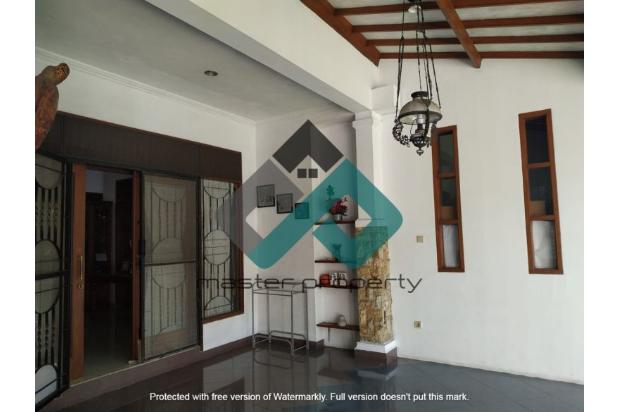 Dijual rumah luas terawat dalam cluster di Tubagus Ismail Dago