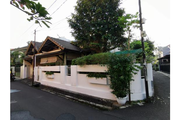 DIJUAL RUMAH SECONDARY BANGUNAN KOKOH TERAWAT ASRI SIAP HUNI DEKAT TAMAN TEBET BARAT JAKARTA SELATAN