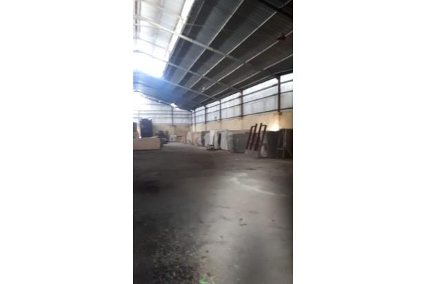 Gudang siap pakai 1000/1171 m2 pinggir jalan provinsi Purwakar