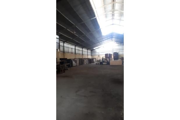 Gudang siap pakai 1000/1171 m2 pinggir jalan provinsi Purwakar
