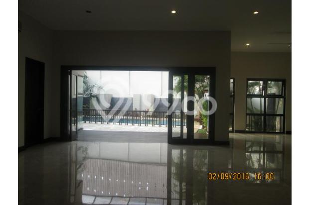 Rumah Mewah Tropis di Kebagusan