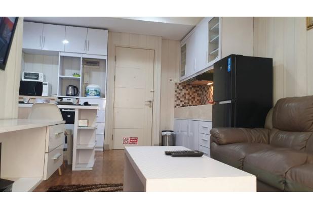 3BR Trivium Terrace Cikarang hadap pool & danau di sudut lt 3