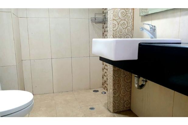 3BR Trivium Terrace Cikarang hadap pool & danau di sudut lt 3