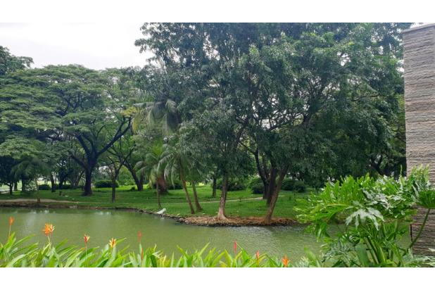 3BR Trivium Terrace Cikarang hadap pool & danau di sudut lt 3