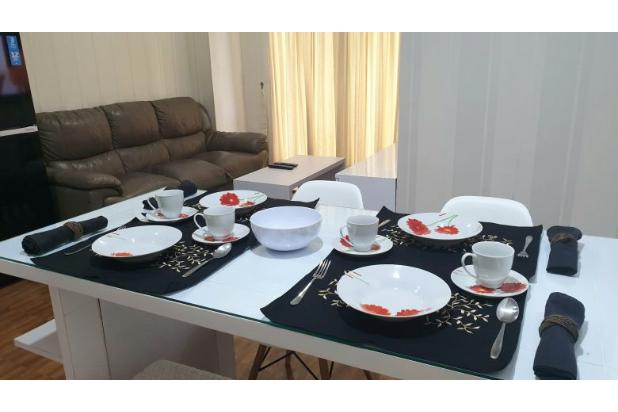 3BR Trivium Terrace Cikarang hadap pool & danau di sudut lt 3
