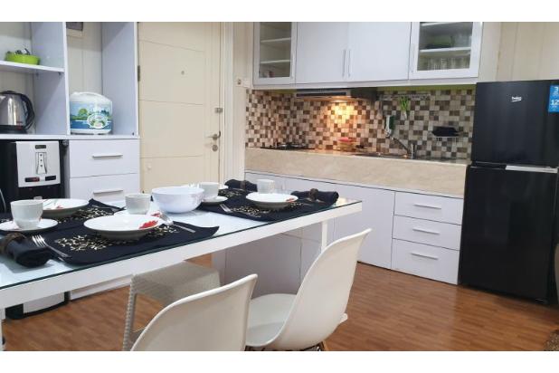 3BR Trivium Terrace Cikarang hadap pool & danau di sudut lt 3