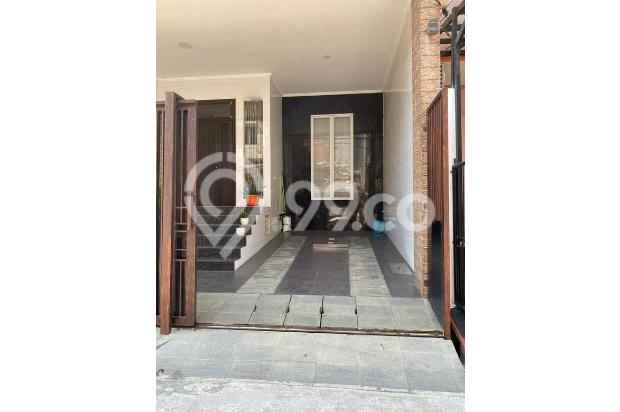 RUMAH 3 lantai di Gading Elok