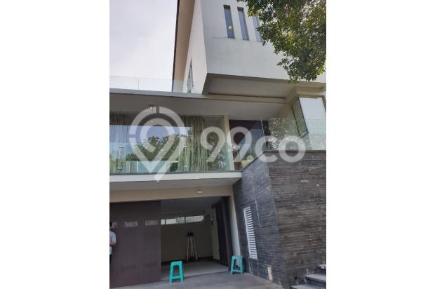 Rumah 2 Lantai Mewah, Ada Swimming Pool Lokasi Elit di Menteng 