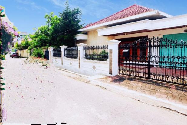 Rumah Kokoh Tengah Kota di Banjarsari Surakarta (IY)