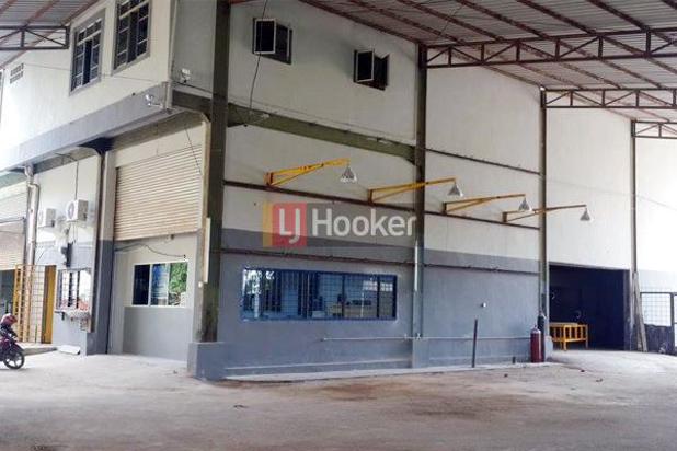 Gudang Komplek Tanjung Trisakti Hook Di Sungai Panas