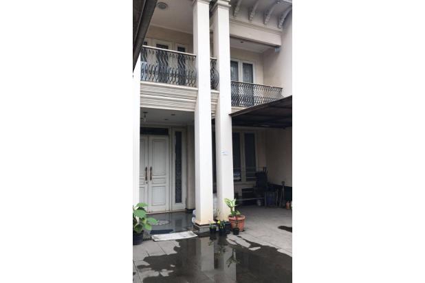 Rumah mewah di pinggir jalan Raya di Pegangsaan **