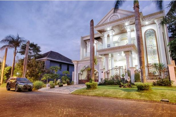 Rumah Mewah di Boulevard The Araya Malang