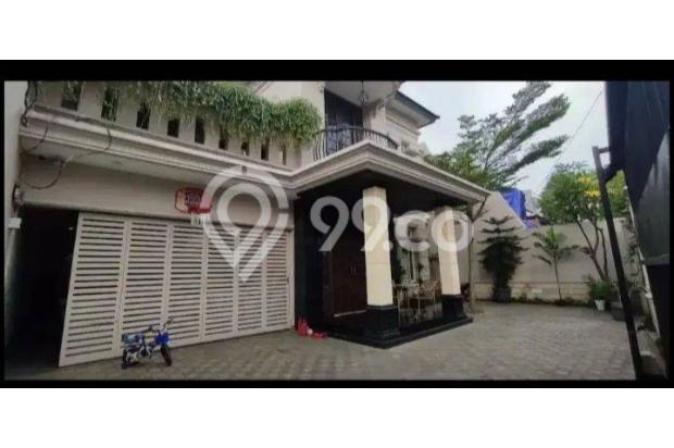 Rumah Mewah Full Furnished di Area Tebet
