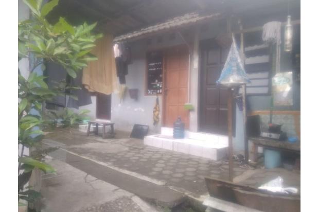 Kost pria dekat Jombor