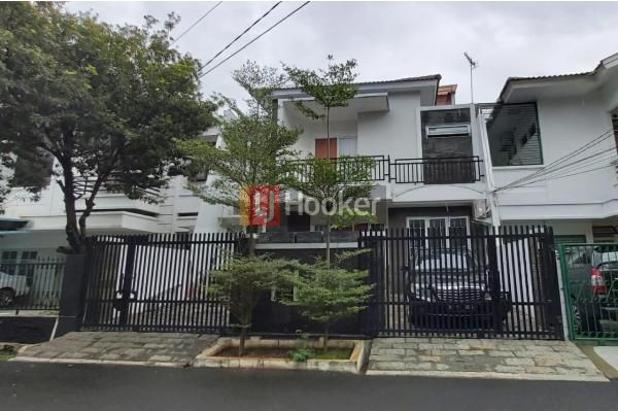 Rumah SEMI FURNISHED Di Jalan Janur Elok Area Kelapa Gading