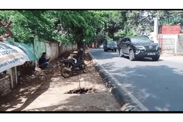 DIJUAL TANAH LUAS PINGGIR JALAN UTAMA CILANGKAP JAKARTA TIMUR 