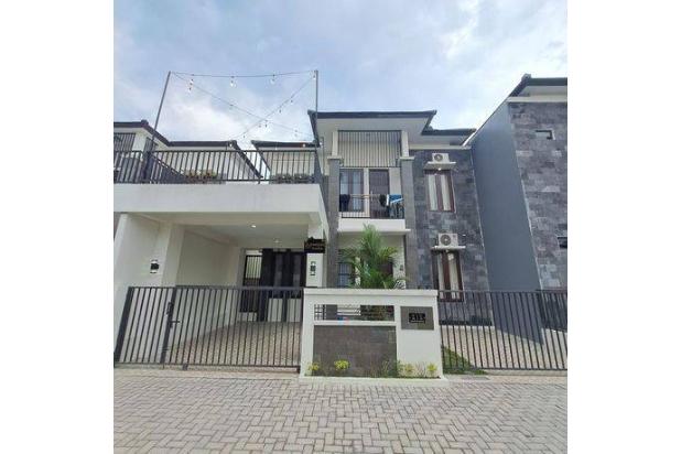 Rumah Konsep Modern Dengan Balkoni Dekat Kampus Pgri Yogyakarta