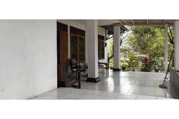Rumah 2 lantai dan kolam ikan, lokasi jalan utama bandung cirebon