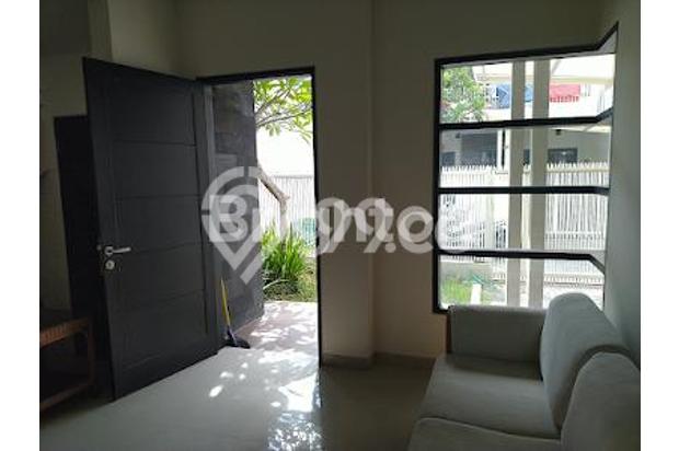 RUMAH MODERN LANTAI 2 DI GATSU BARAT
