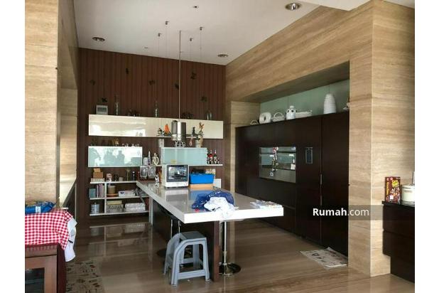 RUMAH LUX HALAMAN LUAS ADA KOLAM RENANG DUA LANTAI DI KOMPLEK BUDI INDAH, SETIABUDI, UPI, BANDUNG UTARA, BANDUNG