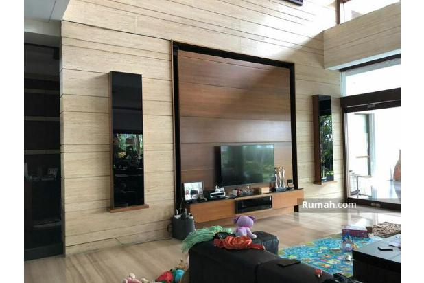 RUMAH LUX HALAMAN LUAS ADA KOLAM RENANG DUA LANTAI DI KOMPLEK BUDI INDAH, SETIABUDI, UPI, BANDUNG UTARA, BANDUNG