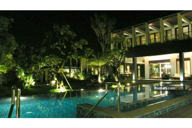 RUMAH LUX HALAMAN LUAS ADA KOLAM RENANG DUA LANTAI DI KOMPLEK BUDI INDAH, SETIABUDI, UPI, BANDUNG UTARA, BANDUNG
