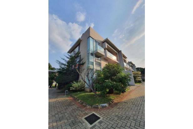 DIJUAL RUMAH DESIGN MODERN MINIMALIS PRIVATE POOL DI TOWNHOUSE TB SIMATUPANG JAKARTA SELATAN