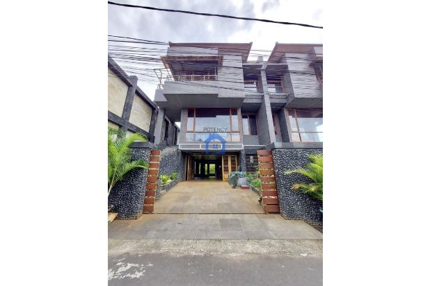 JUAL RUMAH MODERN 3 LANTAI PEJATEN DESIGN MODERN JALAN LEBAR