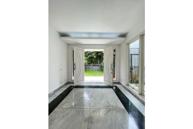 Dijual Rumah Elegant Pondok Indah Jln Kencana Indah uk 402m2 Siap Huni Best Price at Jakarta Selatan 