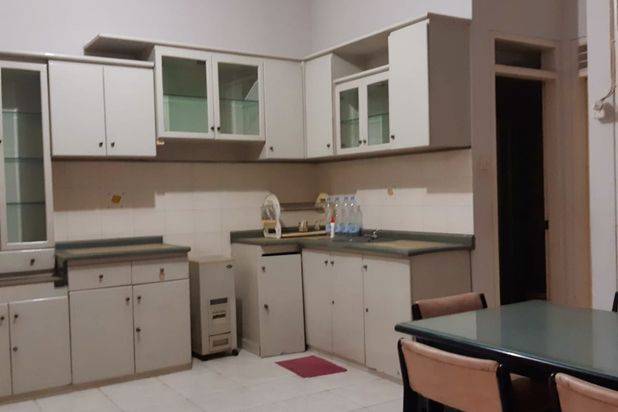 0738 Dijual Rumah 200m SHM Darmo Sentosa Raya Surabaya