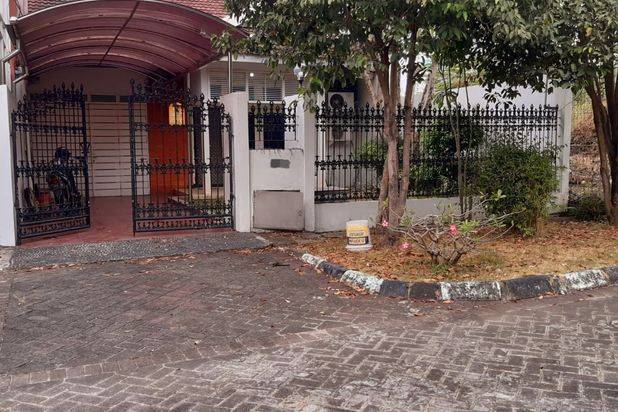 0738 Dijual Rumah 200m SHM Darmo Sentosa Raya Surabaya