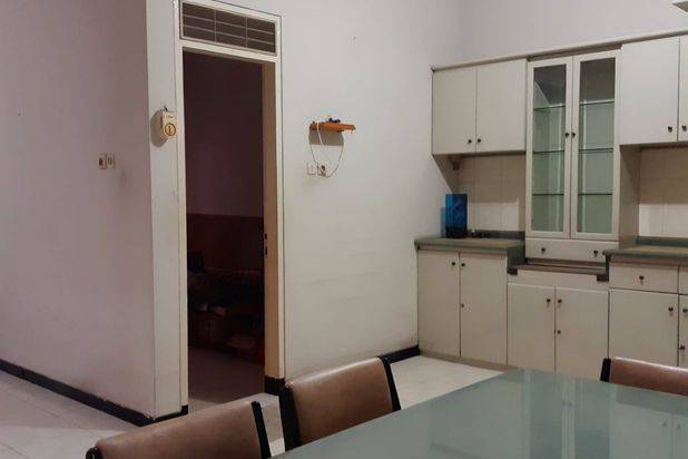 0738 Dijual Rumah 200m SHM Darmo Sentosa Raya Surabaya