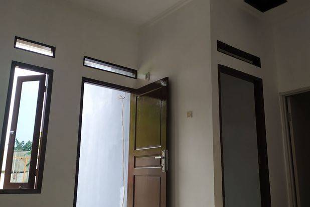 Dijual Rumah Siap Huni, Dekat Stasiun Citayam & Jalan Arteri
