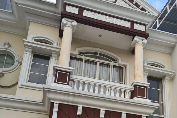 Rumah 2.5lantai Jual Cepat di Mediterania Boulevard Kuda Laut Pik