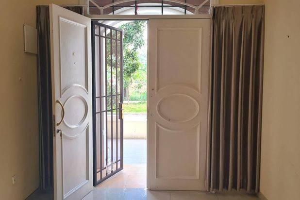 Rumah 2.5lantai Jual Cepat di Mediterania Boulevard Kuda Laut Pik
