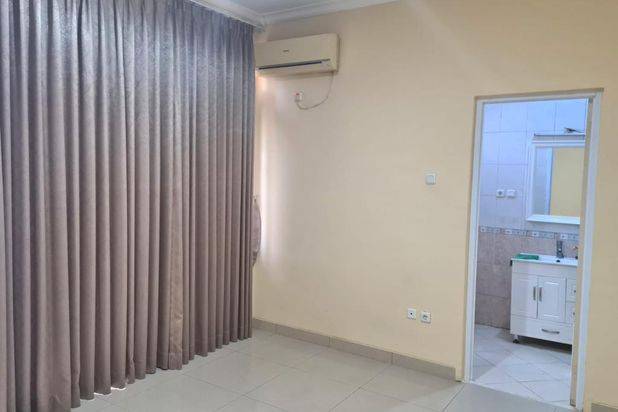 Rumah 2.5lantai Jual Cepat di Mediterania Boulevard Kuda Laut Pik