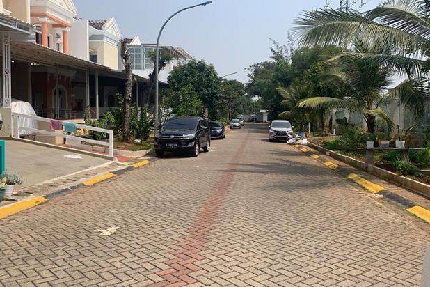Rumah 2.5lantai Jual Cepat di Mediterania Boulevard Kuda Laut Pik