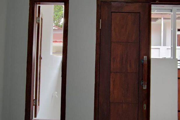 Rumah cluster carport mobil shm